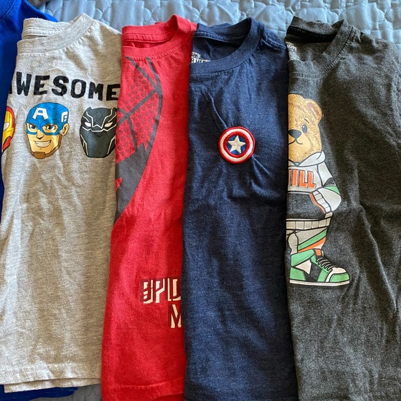 Boys T-shirts size (6-7) - Picture 3 of 5